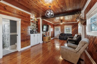 704 Pittsburgh Ave in Llano, TX - Building Photo - Building Photo