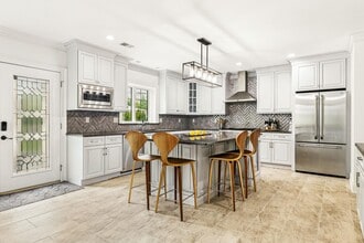 10 Nautilus Pl in New Rochelle, NY - Building Photo - Building Photo