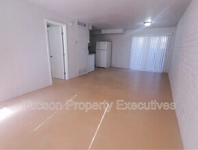 319 E Blacklidge Dr in Tucson, AZ - Building Photo - Building Photo