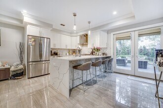 18 Thorne St in Jersey City, NJ - Building Photo - Building Photo