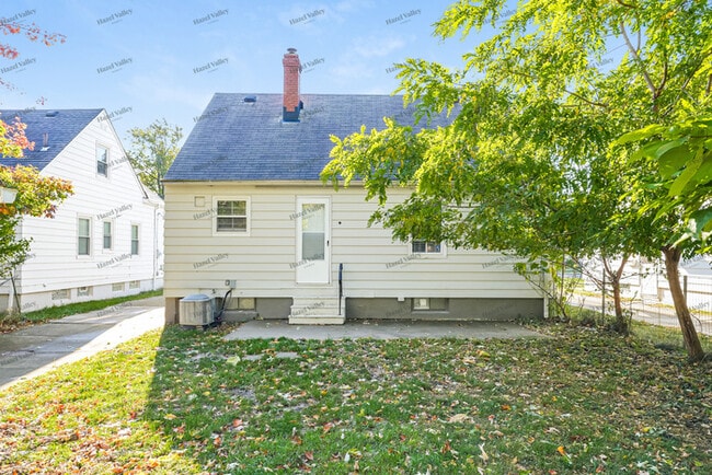 property at 27511 Forestview Ave