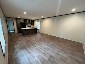 606 Eloise St in Conroe, TX - Building Photo - Building Photo