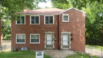 1137 Woodbine St in Pittsburgh, PA - Building Photo