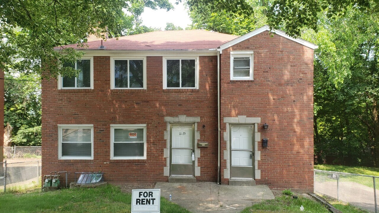 1137 Woodbine St in Pittsburgh, PA - Foto de edificio