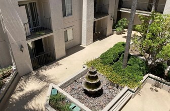 3078 Broadway, Unit 314 in San Diego, CA - Foto de edificio - Building Photo