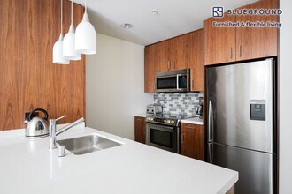 225 S Grand Ave, Unit SI FL12-ID279 in Los Angeles, CA - Building Photo - Building Photo