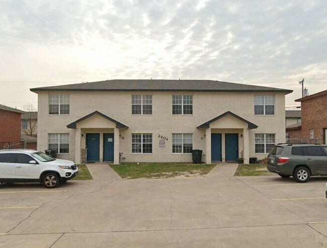 property at 2804 Leroy Cir