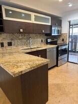 118 Wimbledon Lakes Dr in Plantation, FL - Building Photo