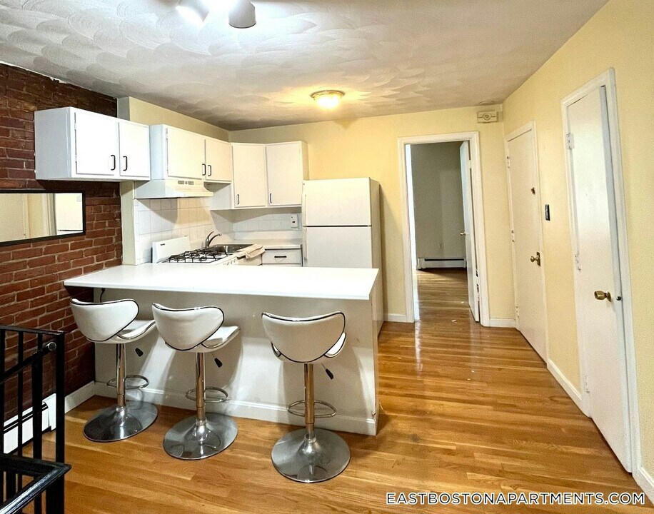 145 Princeton St in Boston, MA - Building Photo