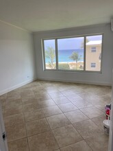 1041 Hillsboro Mile, Unit 19 in Hillsboro Beach, FL - Building Photo - Building Photo