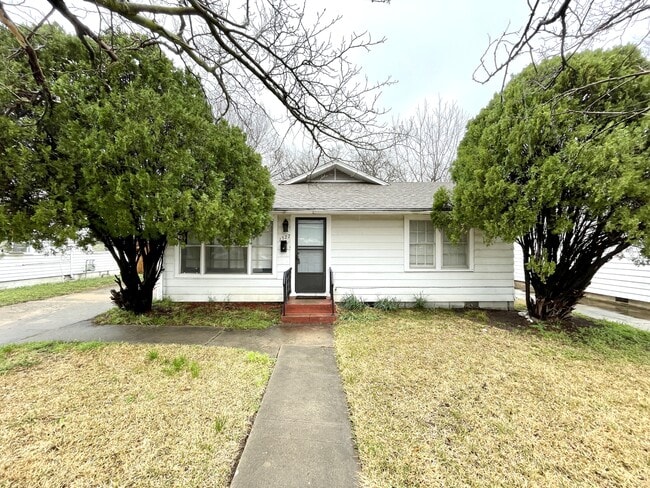 1527 1st Ave SW in Ardmore, OK - Building Photo - Building Photo