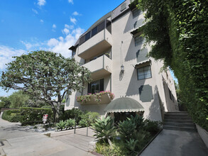 144 N Wetherly Dr in West Hollywood, CA - Building Photo - Building Photo