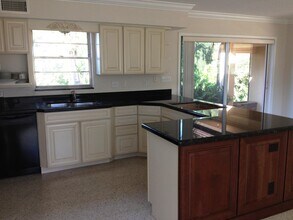 4464 NE Skyline Dr in Jensen Beach, FL - Building Photo - Building Photo