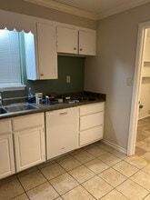 1141 Vivian St in Pleasanton, TX - Building Photo - Building Photo