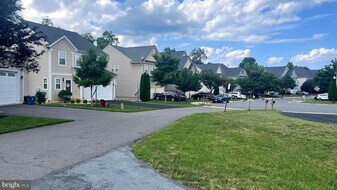 9008 Hanson Grove Ct in Manassas, VA - Building Photo