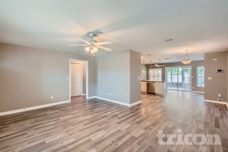 7841 Shadow Run Dr in Largo, FL - Building Photo - Building Photo