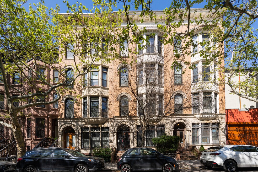 151 Berkeley Pl in Brooklyn, NY - Building Photo