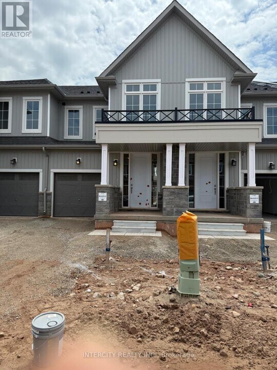 151 Sanders Rd in Erin, ON - Building Photo