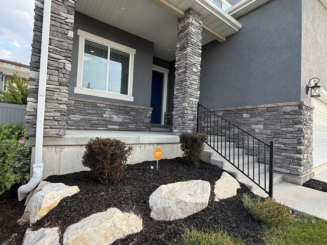 1201 W Waverly Hills Ln in West Jordan, UT - Building Photo - Building Photo