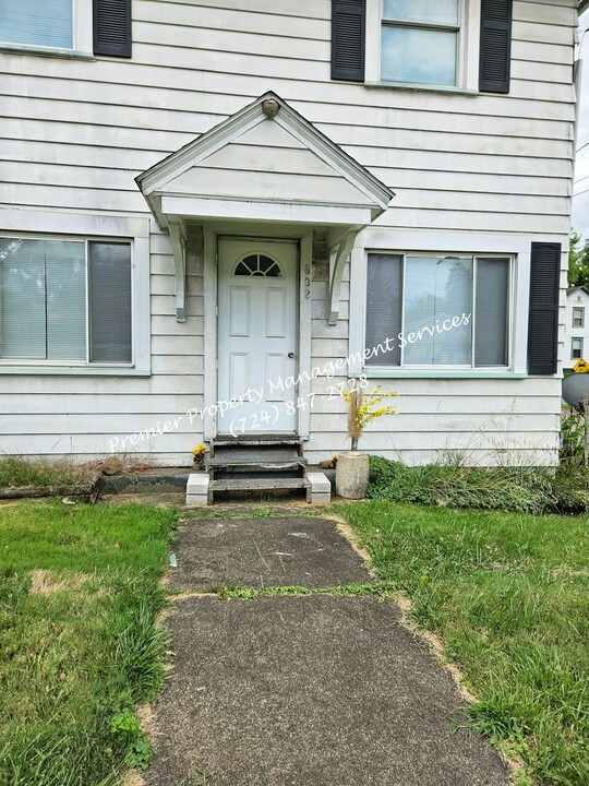 602 E Long Ave in New Castle, PA - Building Photo