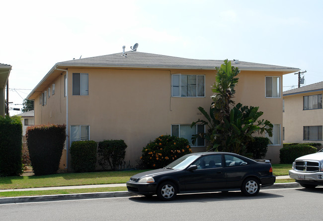 255-265 Estrella St in Ventura, CA - Foto de edificio - Building Photo