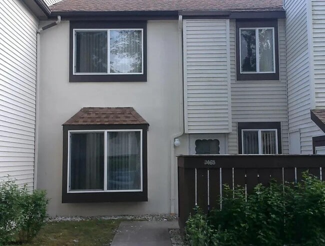 property at 2465 Arbor Ct