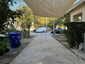 513 NW 77th St-Unit -513 in Miami, FL - Building Photo - Building Photo