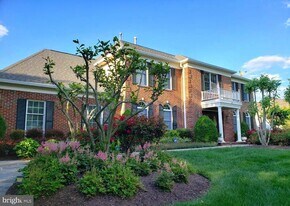 10418 Willow Crest Ct in Vienna, VA - Building Photo