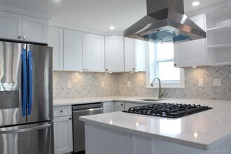 451 Warburton Ave in Hastings On Hudson, NY - Building Photo - Building Photo