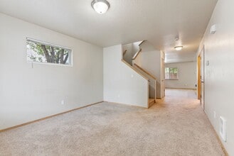 12588 SE Ramona St in Portland, OR - Building Photo - Building Photo