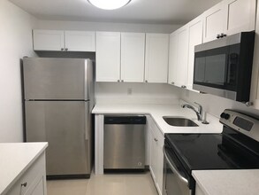 490 NW 20th St in Boca Raton, FL - Building Photo - Building Photo