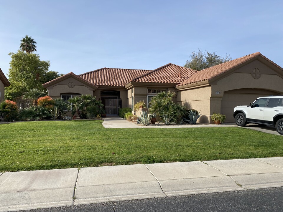 13019 W Star Ridge Dr in Sun City West, AZ - Building Photo