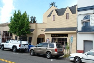 Elmwood Village in Berkeley, CA - Building Photo - Building Photo