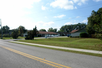 Paradise Apartments in Ocala, FL - Building Photo - Building Photo