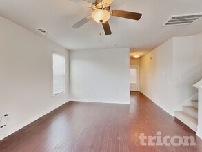 4937 Kingdom Dr, Unit B5 in Murfreesboro, TN - Foto de edificio - Building Photo