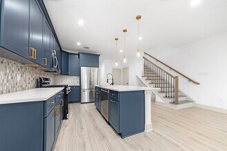 837 W Little York Rd in Houston, TX - Building Photo - Building Photo