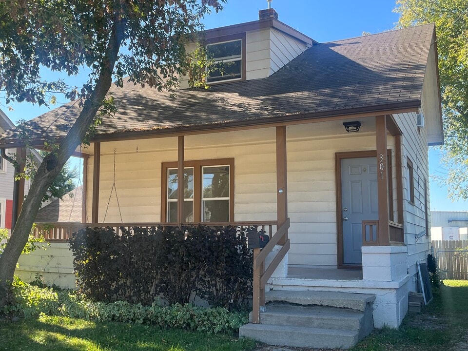 301 N Linwood Ave in Appleton, WI - Building Photo