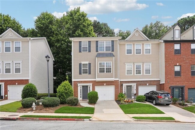 529 Lantern Wood Dr in Scottdale, GA - Building Photo - Building Photo