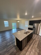 1576 Clarendon Dr in Windsor, CO - Foto de edificio - Building Photo