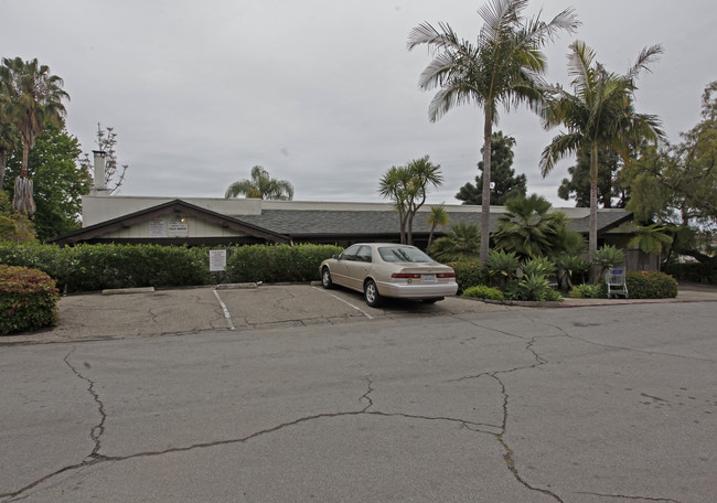 1514 Eucalyptus Hill Rd in Santa Barbara, CA - Building Photo - Building Photo