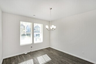 5370 Bellflower Hls in Hermitage, TN - Foto de edificio - Building Photo