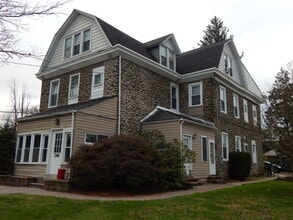 266 Shelmire St in Jenkintown, PA - Building Photo - Building Photo