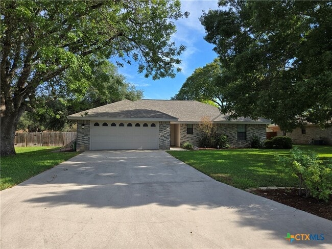 property at 772 Country Club Dr