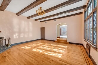 9102 68th Ave in Forest Hills, NY - Building Photo - Building Photo