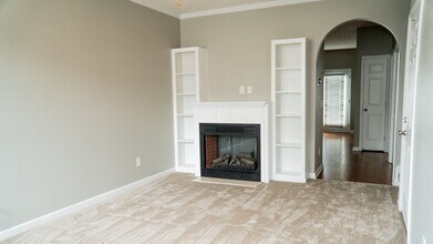 714 Spence Enclave Ln in Nashville, TN - Foto de edificio - Building Photo