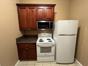 1751 Van Ness Ave in Fresno, CA - Building Photo - Building Photo