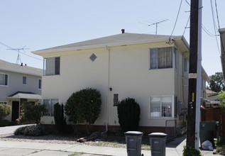 353-365 Chumalia St in San Leandro, CA - Building Photo - Building Photo