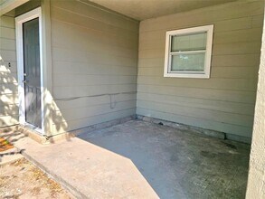 5201 Downs Dr in Austin, TX - Building Photo - Building Photo