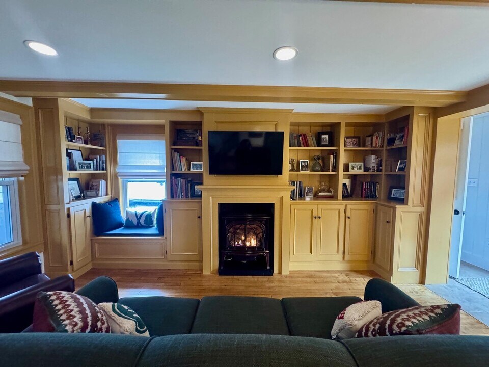 62 Dublin Rd in Plymouth, VT - Building Photo