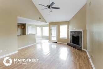 7094 Showboat Ln in Cordova, TN - Foto de edificio - Building Photo